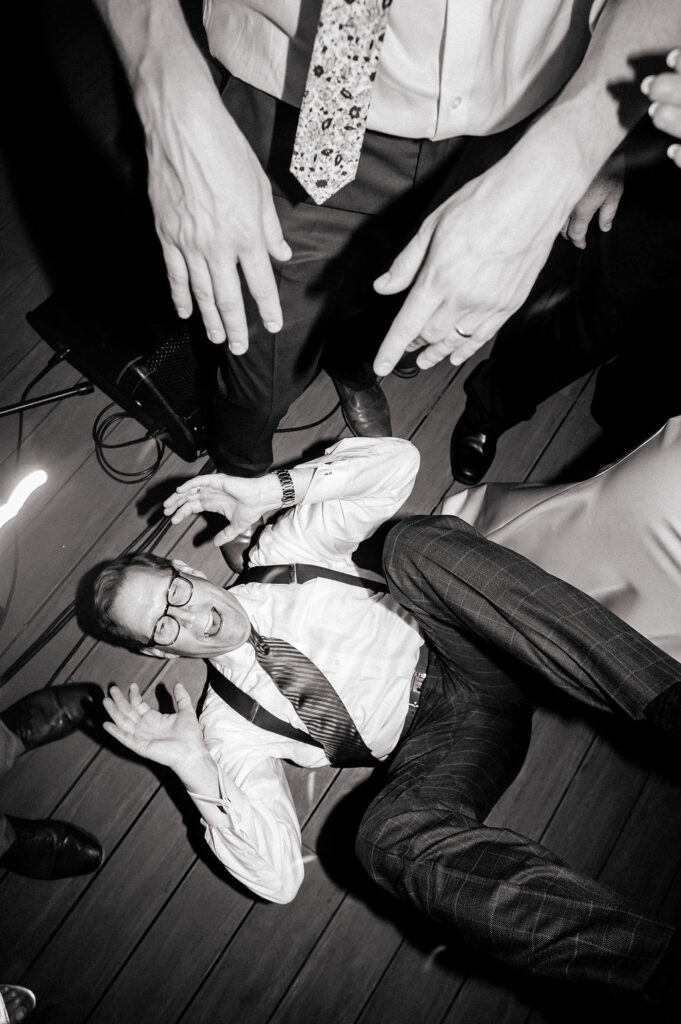 Hanna and Peter wedding party dance