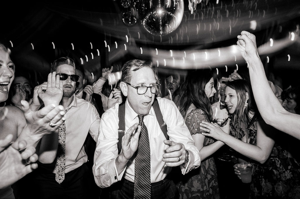 Hanna and Peter wedding party dance