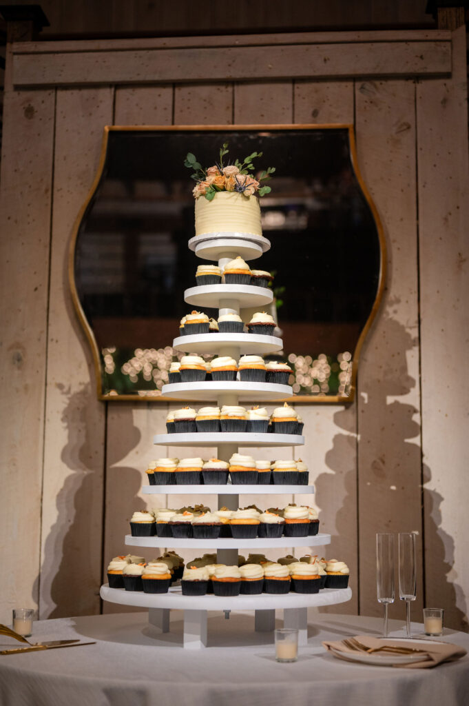 Jolene and Brett wedding Cake