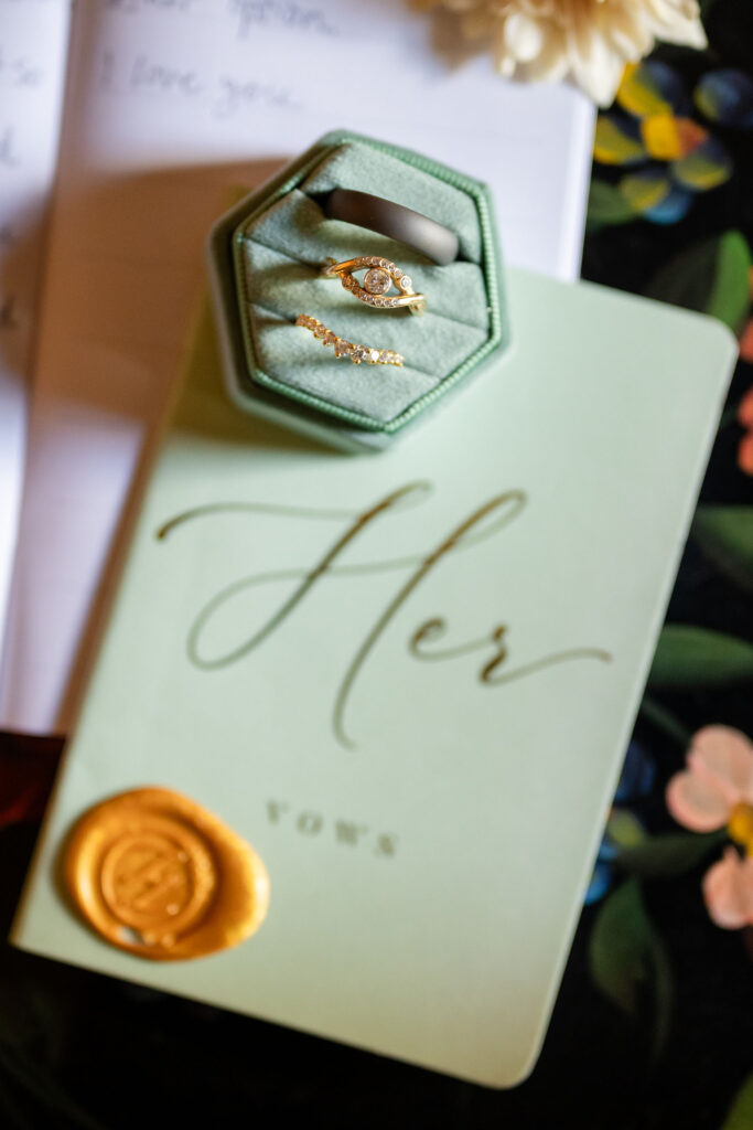 Lesleigh and Luke wedding rings