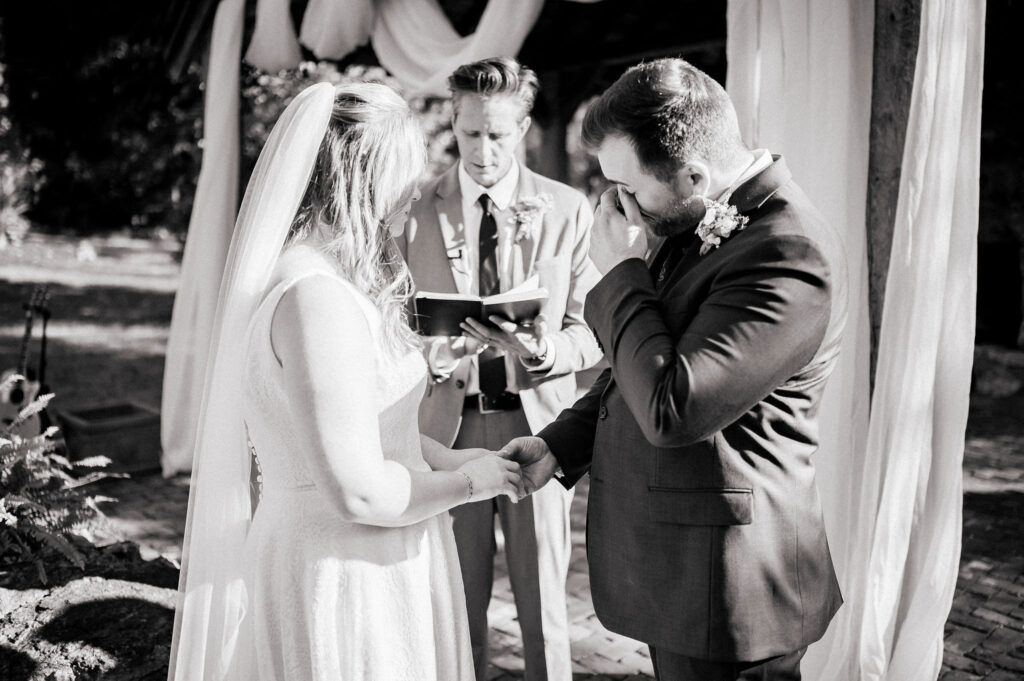 Lesleigh & Luke wedding Yarborough Mill