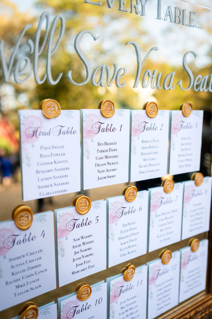 Lesleigh & Luke wedding table photo