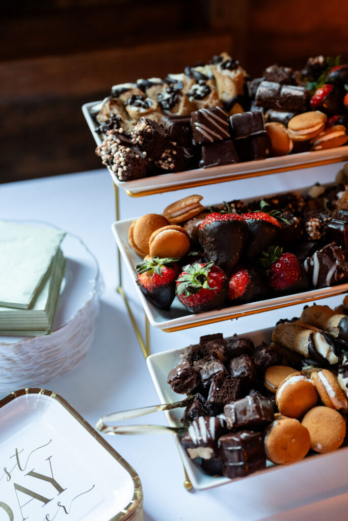 Lesleigh & Luke wedding food photos