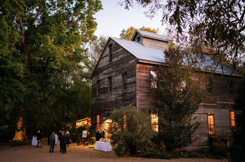 Lesleigh & Luke wedding Yarborough Mill